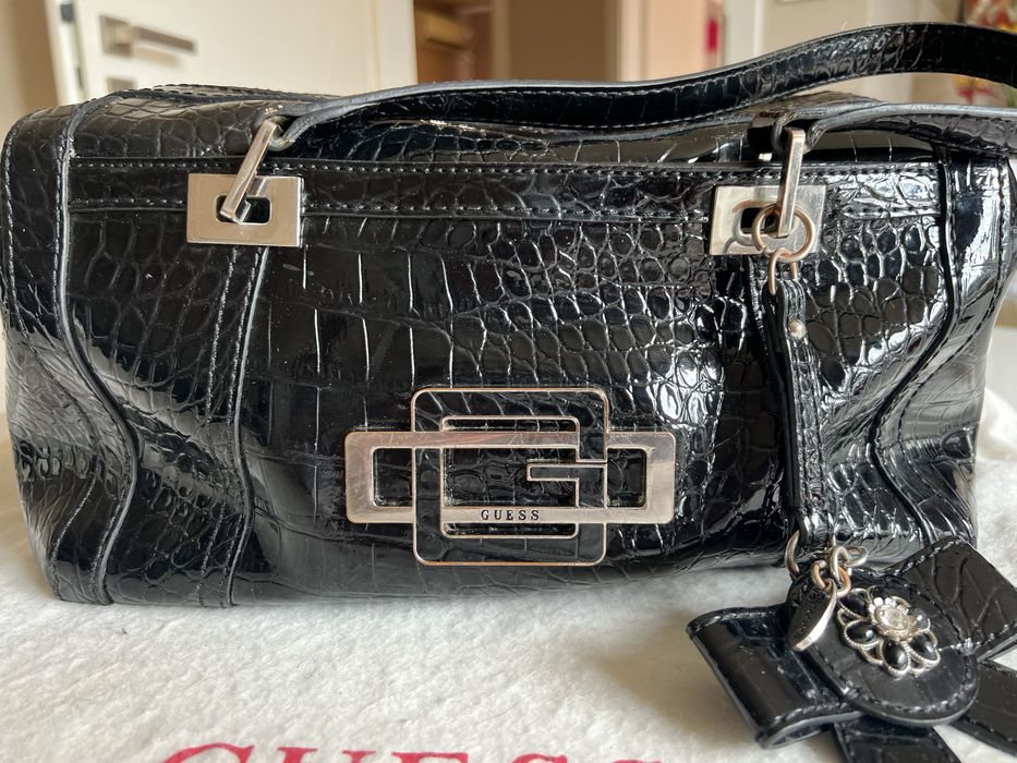 Сладка чанта Guess