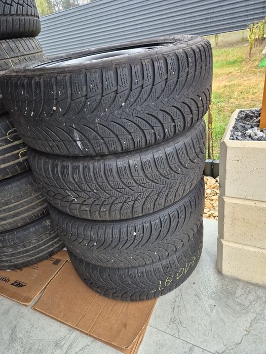 Vând jante+cauciucuri de Wv 5/112/16 Passat,Golf,Turan 205/55/16 M+S