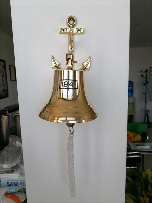 Корабна камбана месинг,със закачалка котва и въже 1841