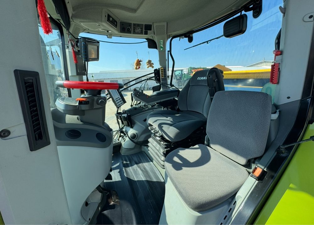 Claas Axion 810