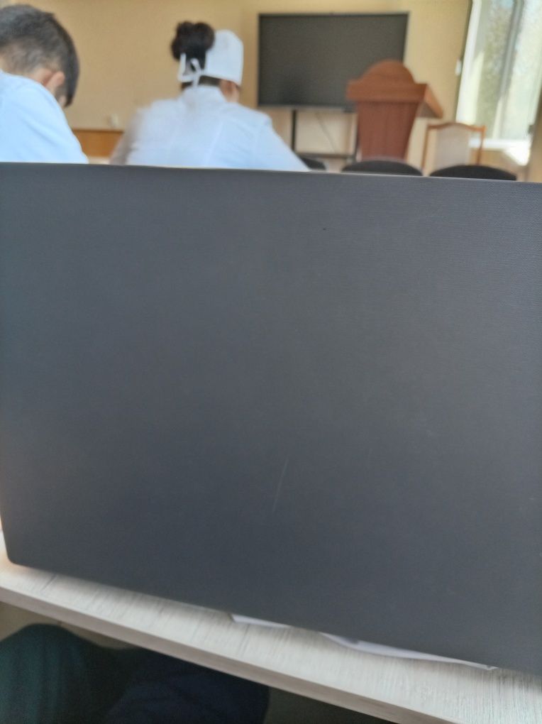 Lenova noutbook Intel corei3