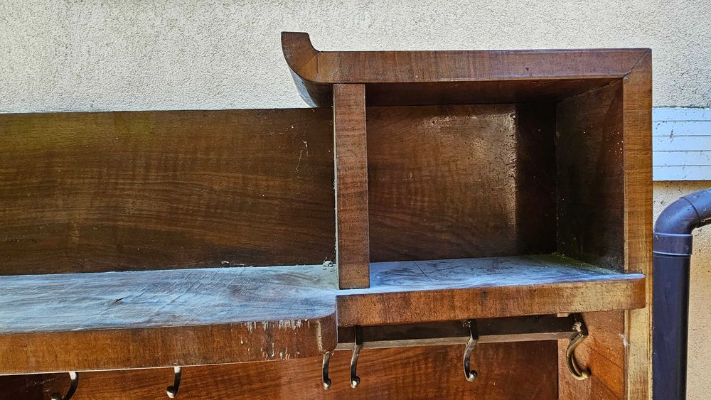 ПОДАРЯВАМ стенна закачалка