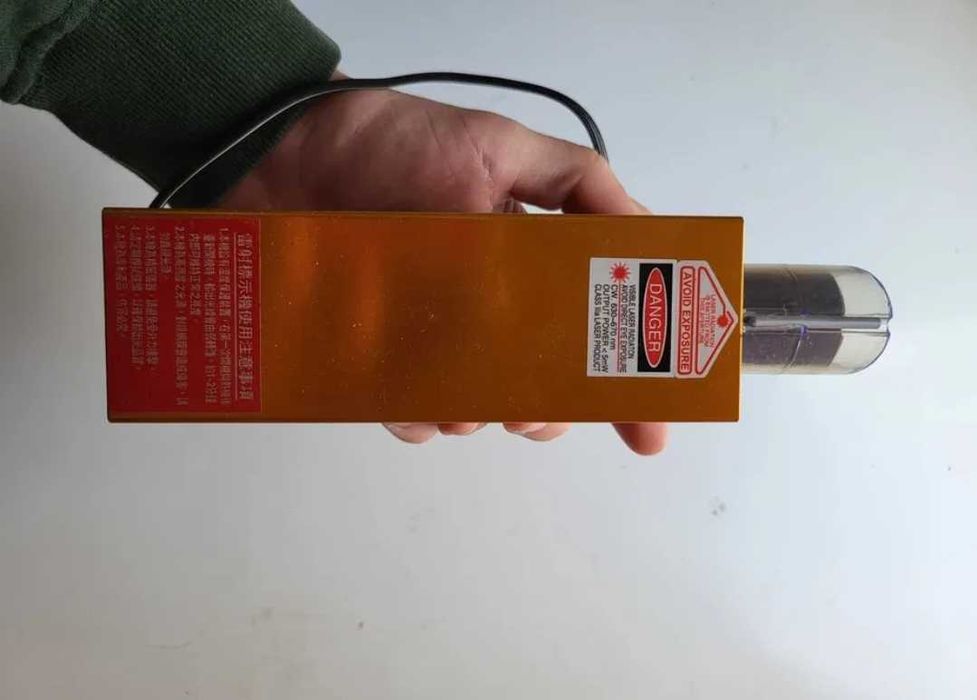 LASER LINE PROJECTOR produsul este nou