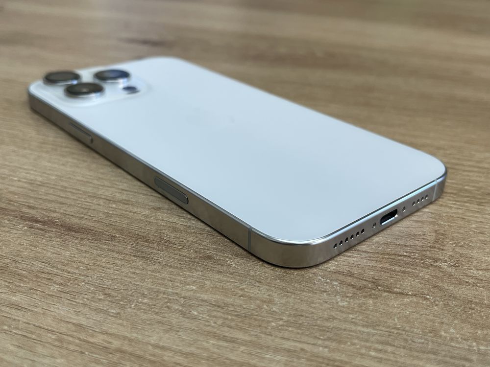 iPhone 16 Pro Max 512GB Перфектен Гаранция 16 Цикъла