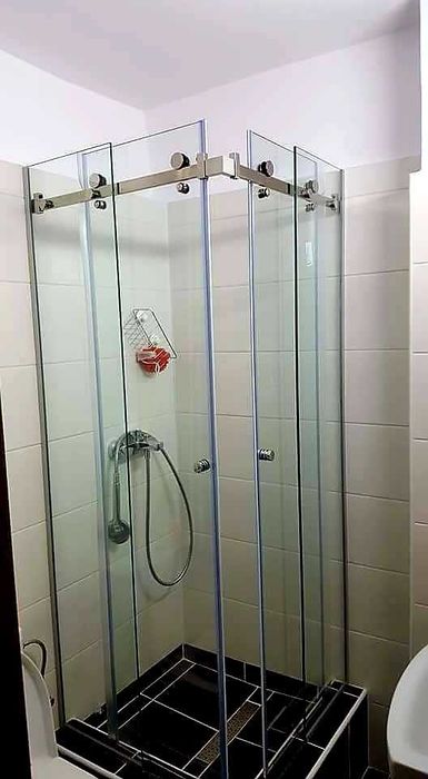 Sticla securizata, cabine dus, balustrade, paravane, pereti sticla
