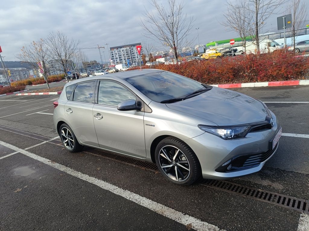 Toyota Auris 1.8 Hibrid Black Edition