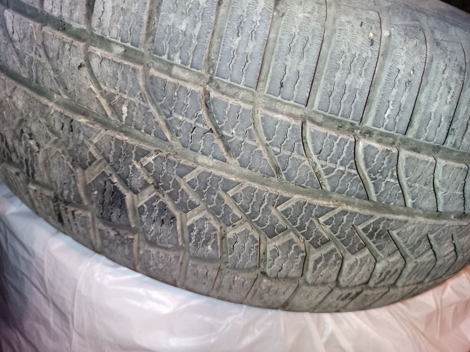 Зимни гуми 215/55/17 GOODRIDE,спешно