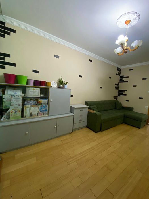 Срочно!!! Продается 3-х комн 2 этаж м-в Феруза