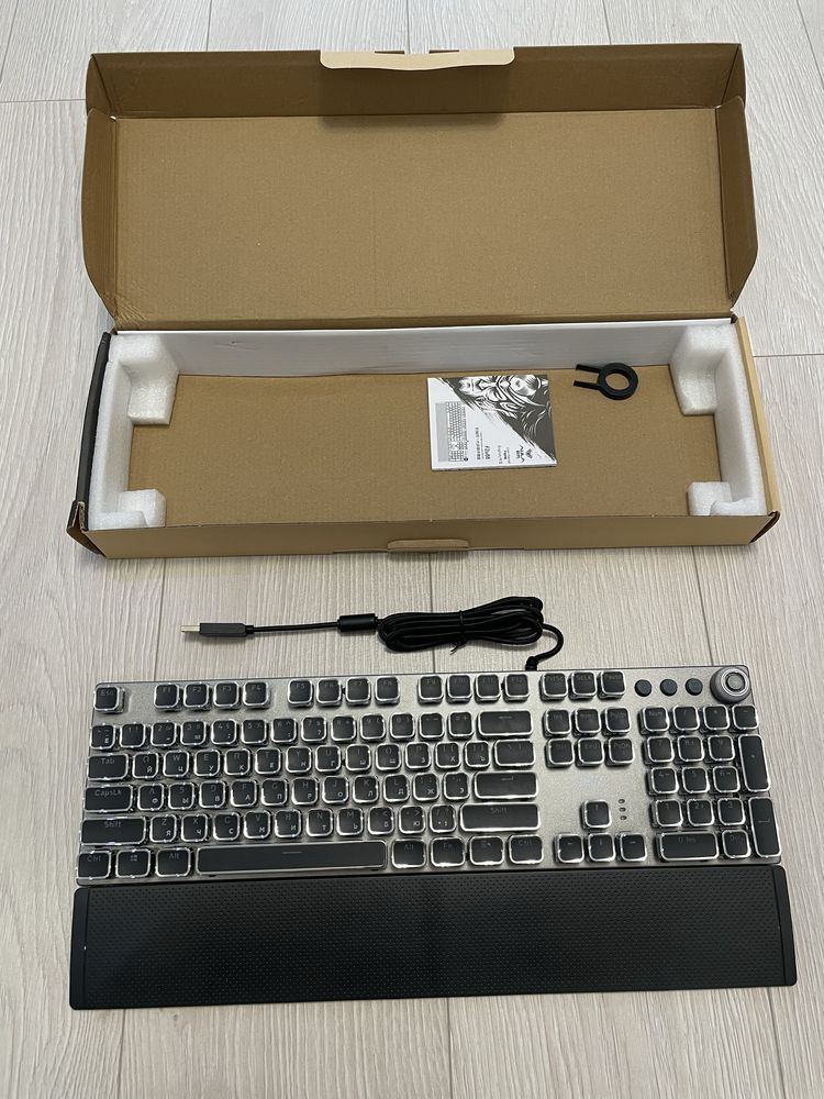 Продам новую клавиатуру AULA Fireshock V5 черный