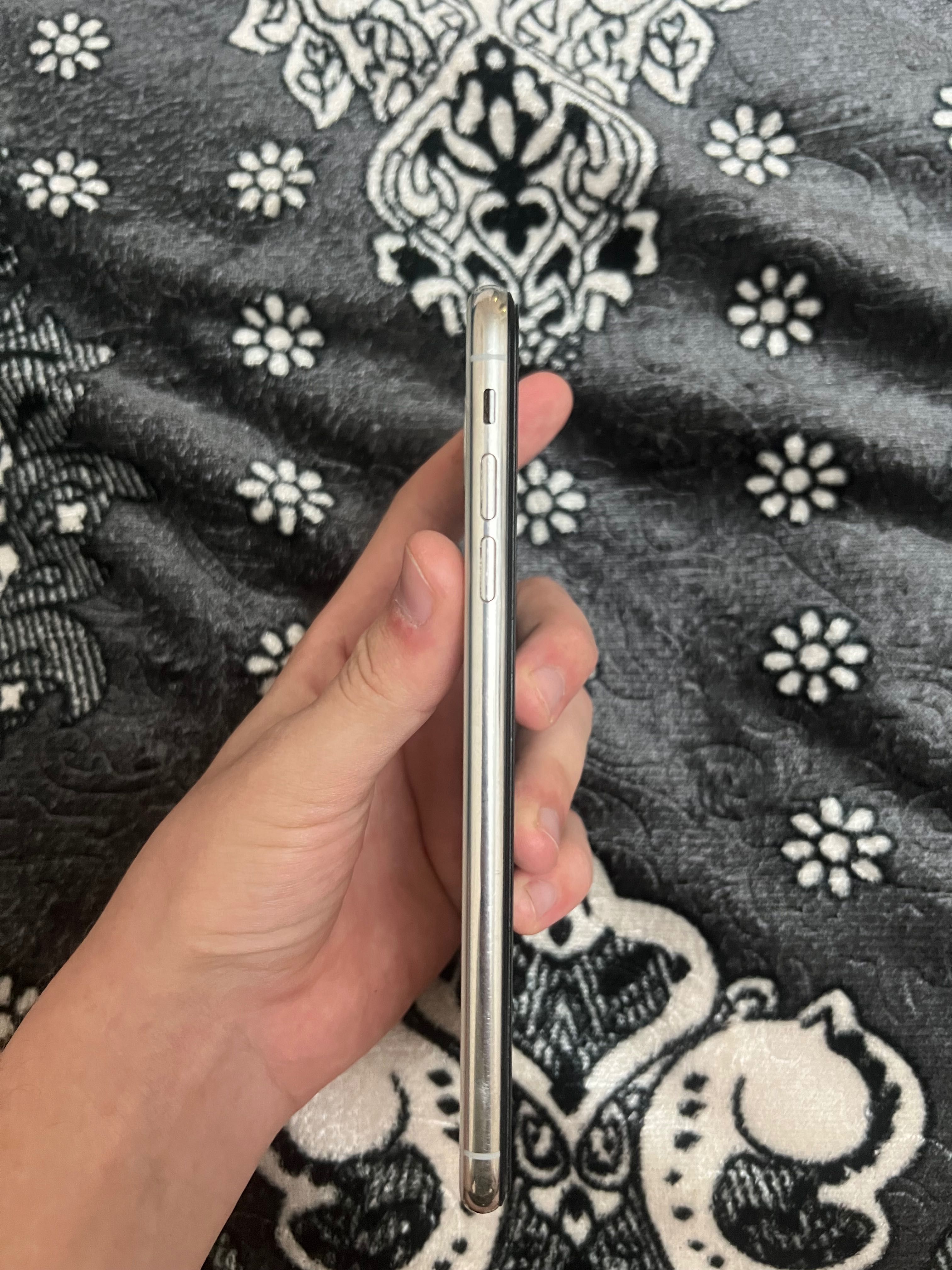 Iphone xs max 256gb obmen bor!