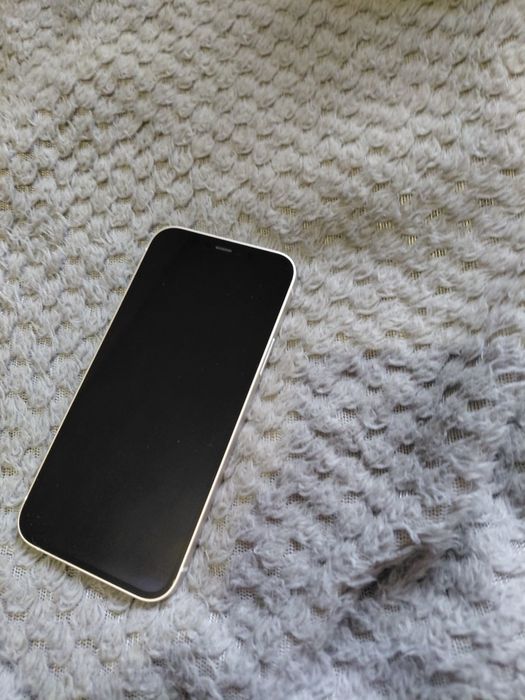 Iphone 12 64gb в перфектно състояние