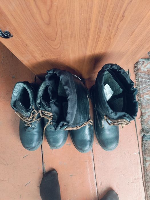 Продам сапоги и ботинки