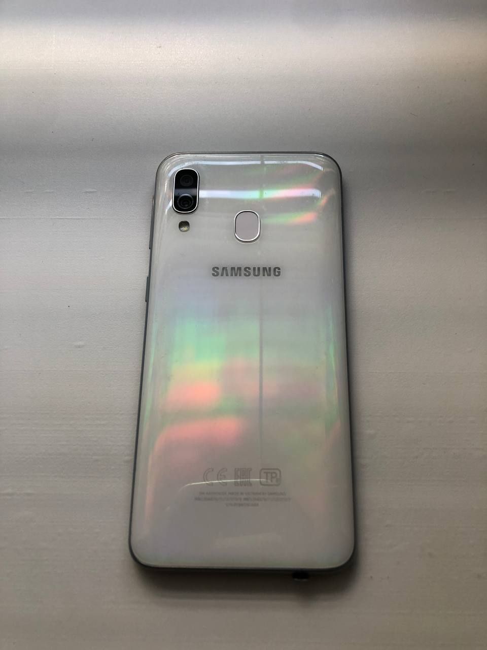 Продам Samsung a40