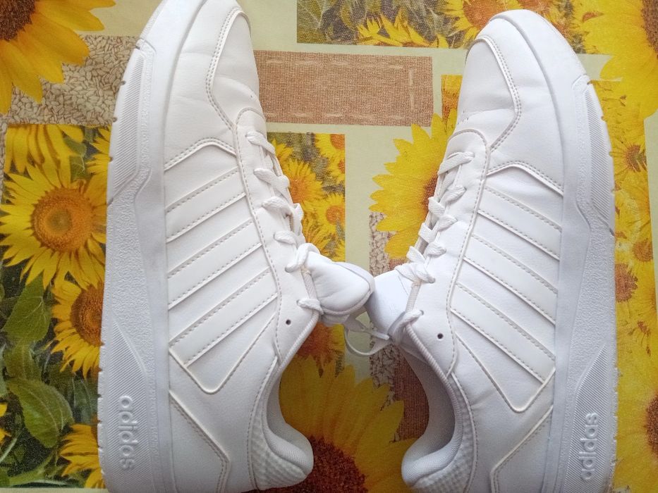 Адидас кожен 45 номер-Индонезия