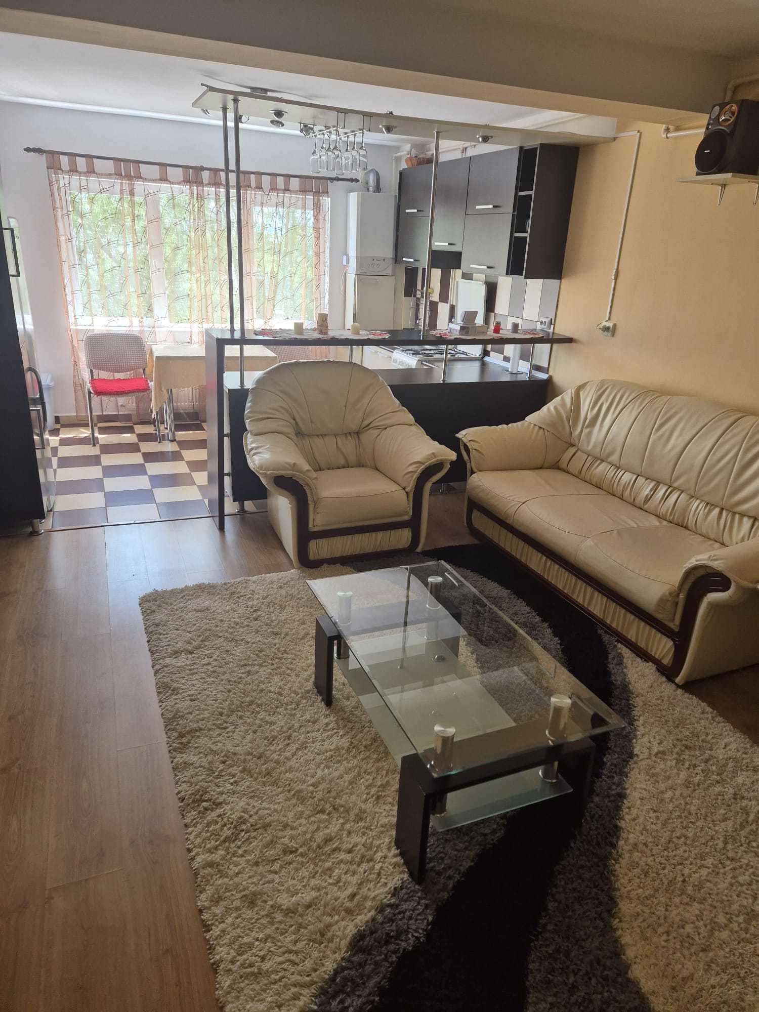 Închiriez apartament 2 camere