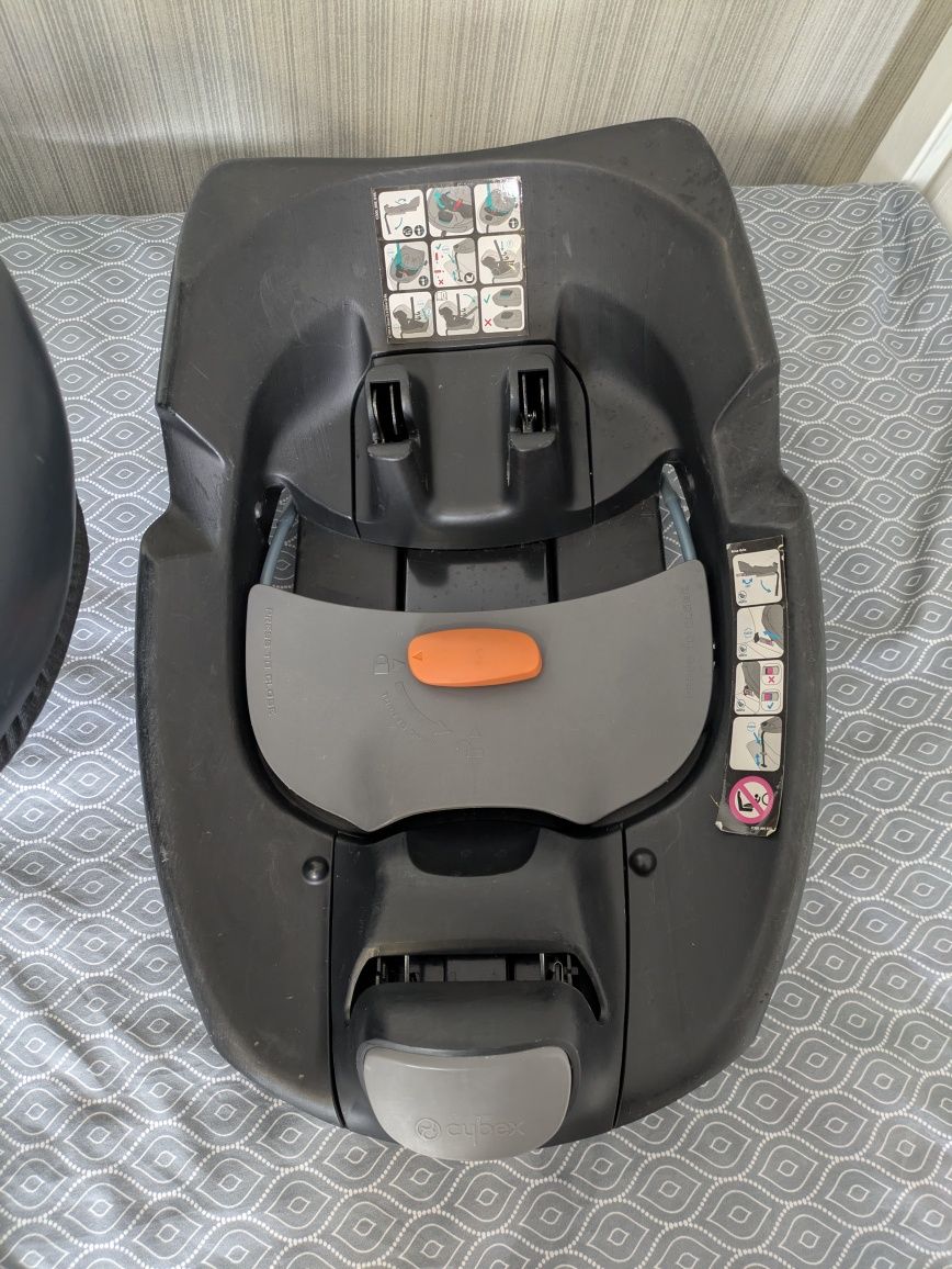 Столче за кола Cybex с база изофикс