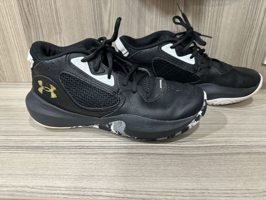 Маратонки under armour