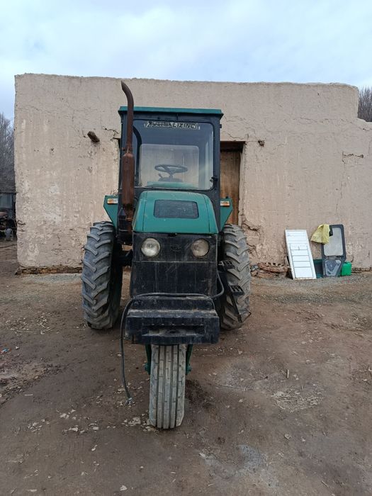 Traktor мтз 8011