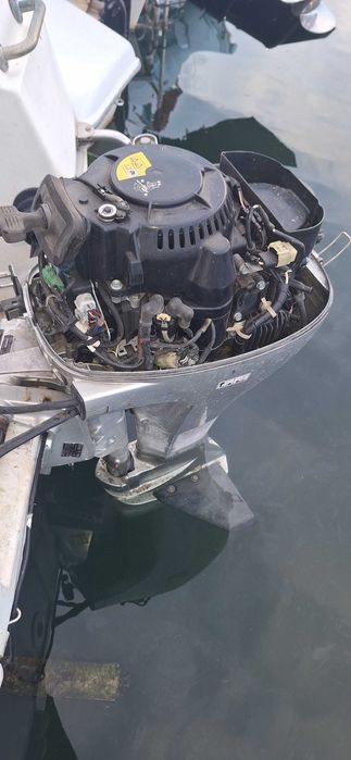 Извънбордов двигател Honda BF8 със стартер, щамбайн и документи.