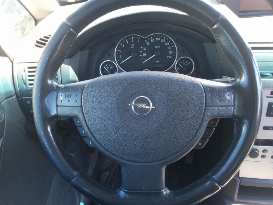 Opel Meriva на части