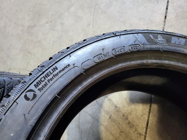225/45/18 MICHELIN 2бр