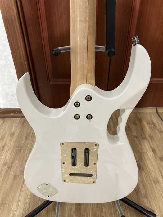 Продам электрогитару Ibanez Steve vai Jem