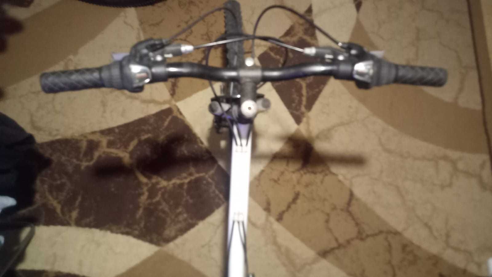 Vând bicicletă MTB full suspension
