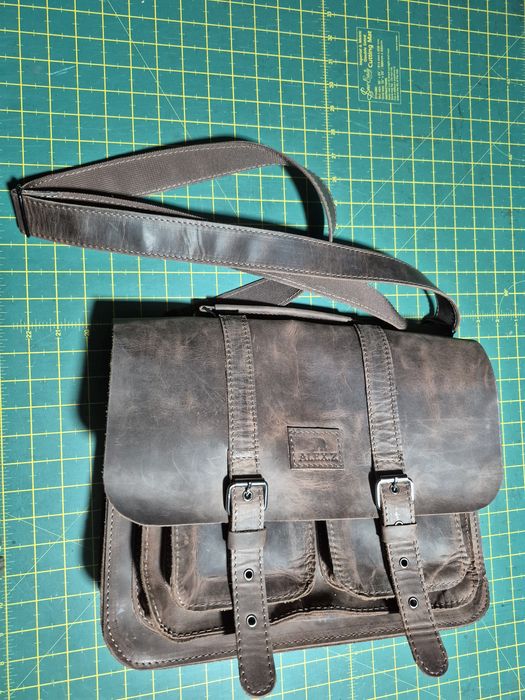 Сумка партфель стильная.