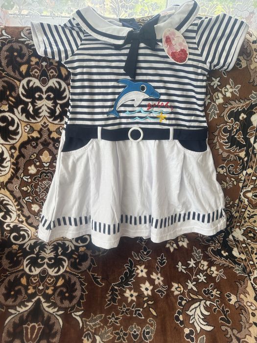 Продам платья на девочку продам продам .продам