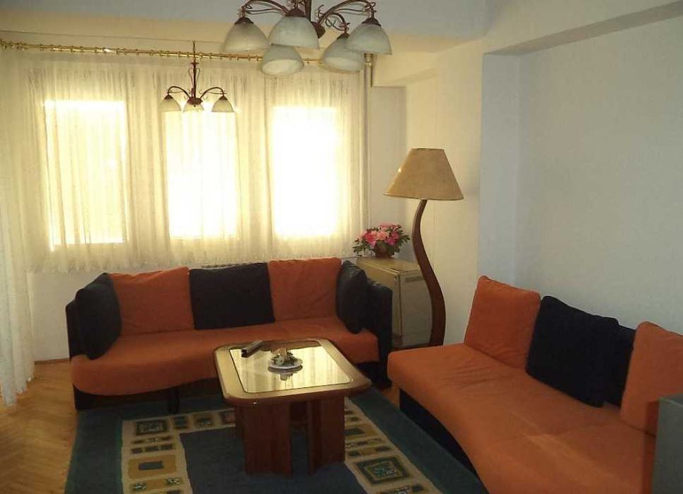 Дава се под наем Двустаен апартамент в Пловдив, Център - 65 кв.м за 285.6 € - Снимка #2