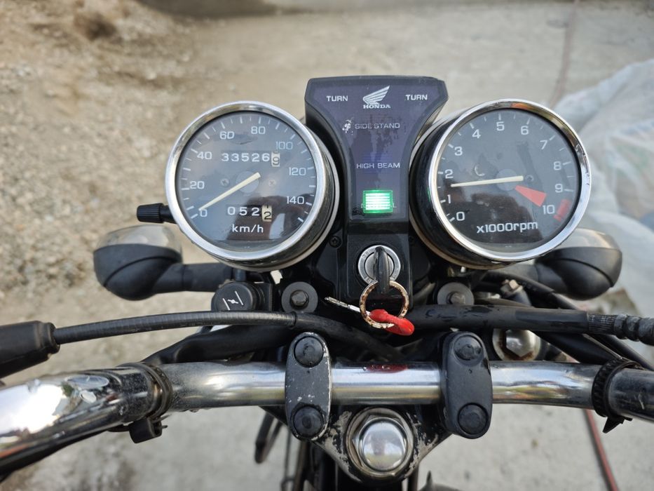 Vand HONDA cb 250 two fifty an 1996 in perfecta stare de funcționare
