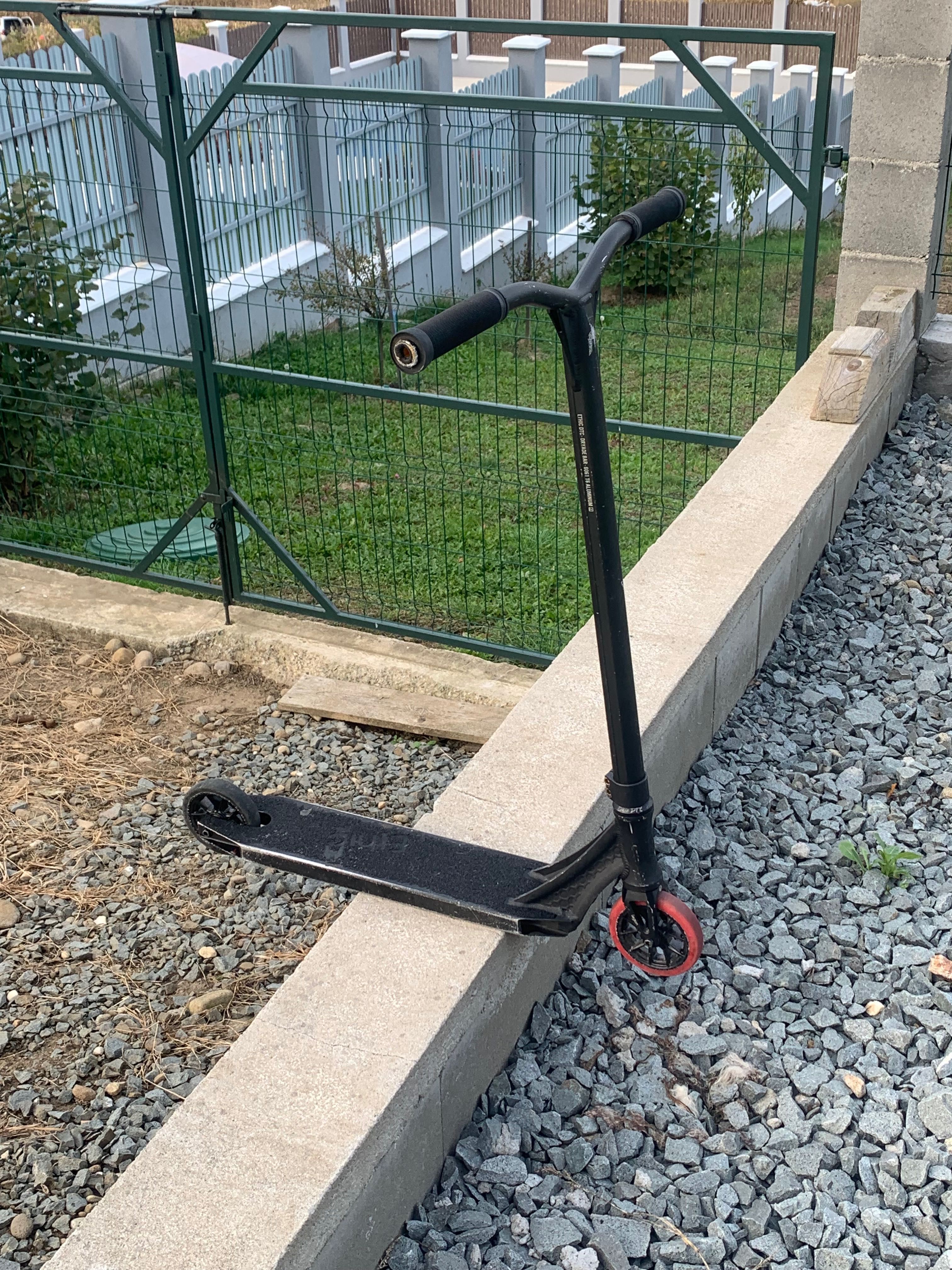Trotineta ethic erawan v1