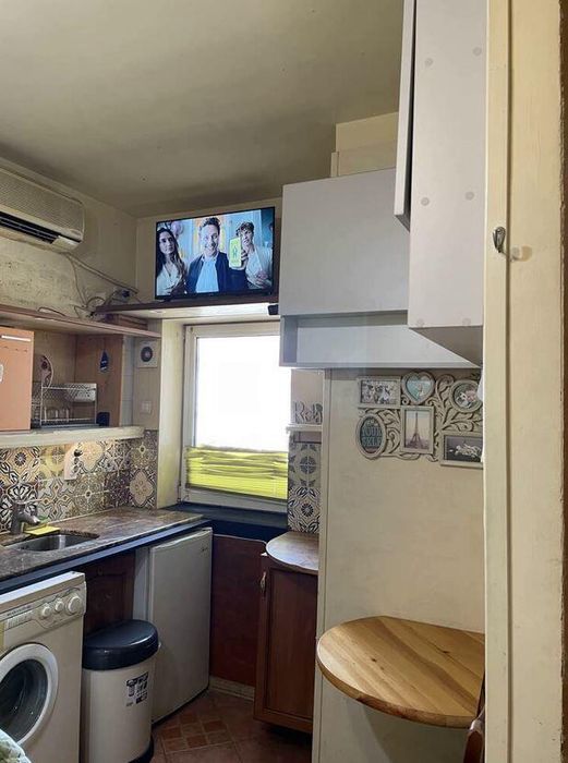 Дава се под наем Едностаен апартамент в Бургас, Център - 30 кв.м за 331.5 € - Снимка #4