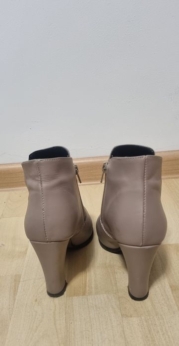 Botine din piele naturala