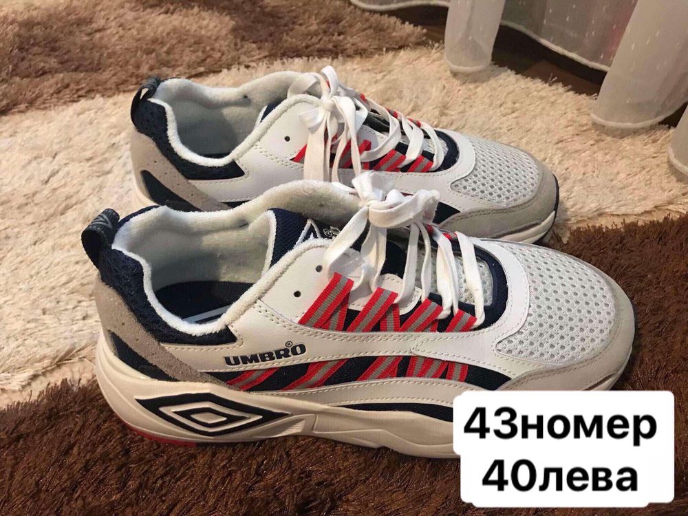 Спортни обувки adidas