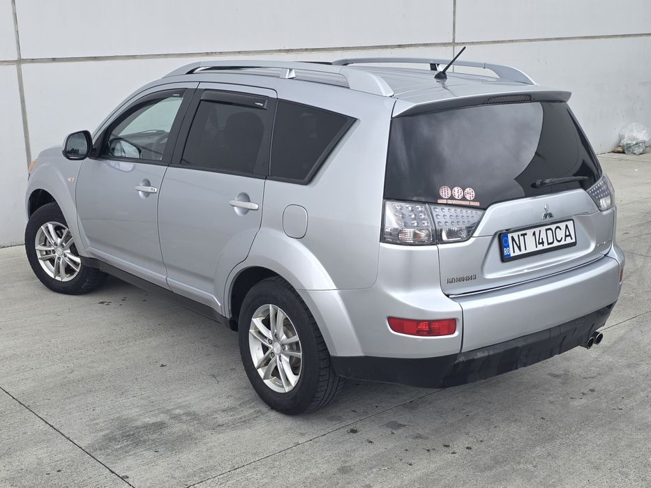 Mitsubishi Outlander 7locuri 2009 2.2d 4x4 piele navi Trapa schimb