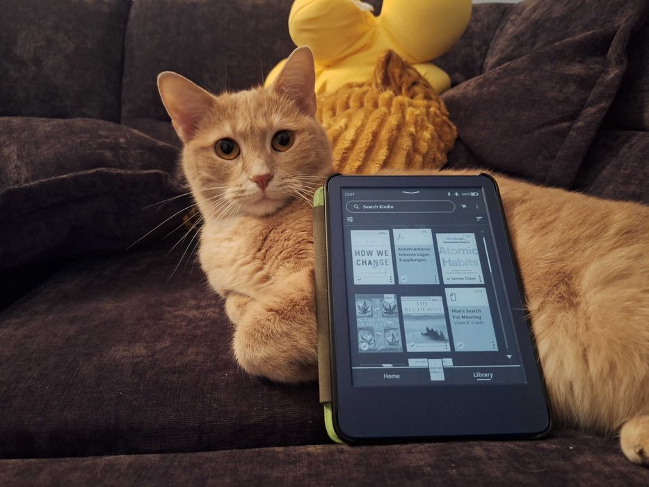Kindle 11th gen + калъф