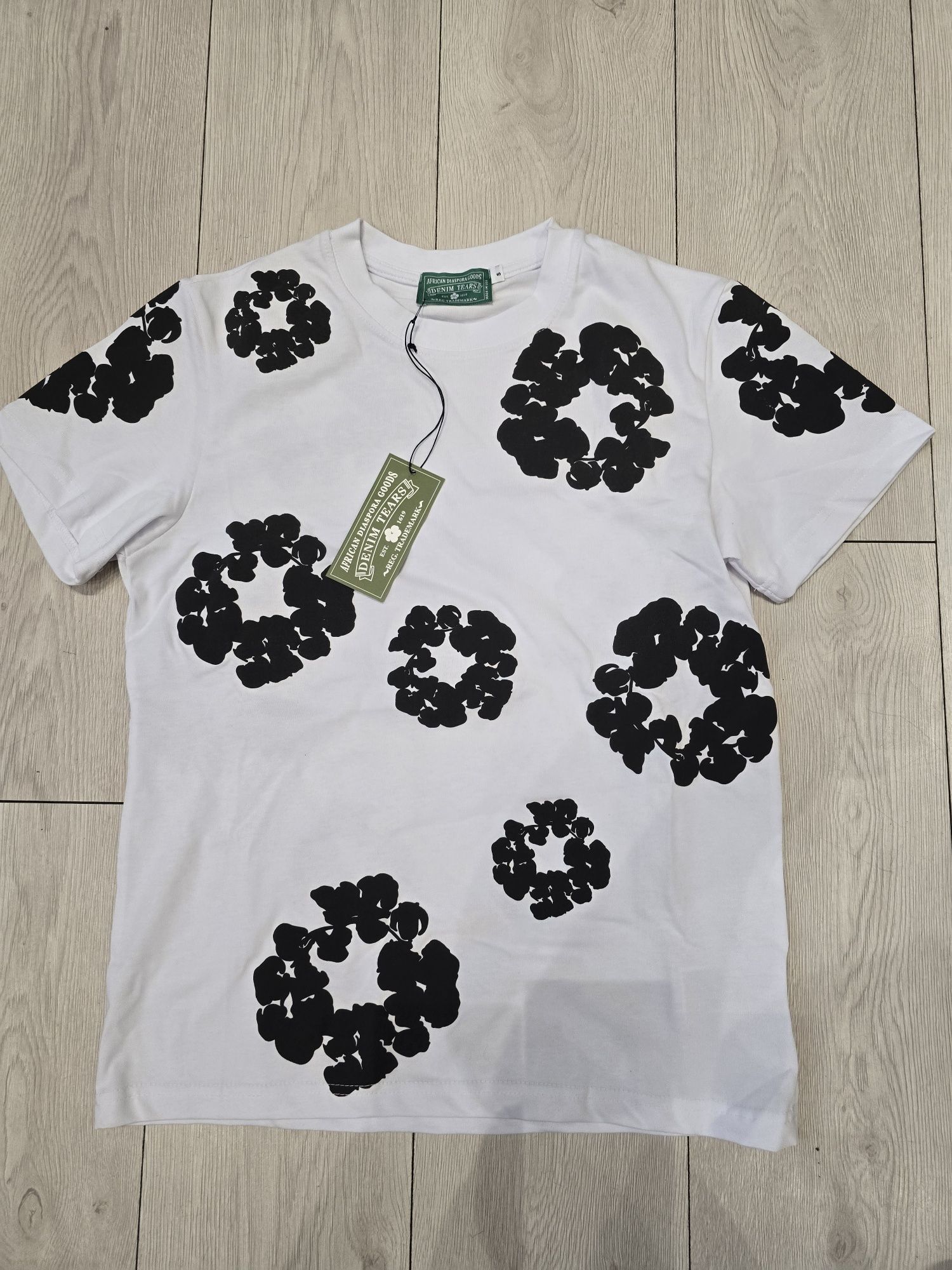 Compleu Compleu Dsquared2  sau 2 Tricouri Dsquared2