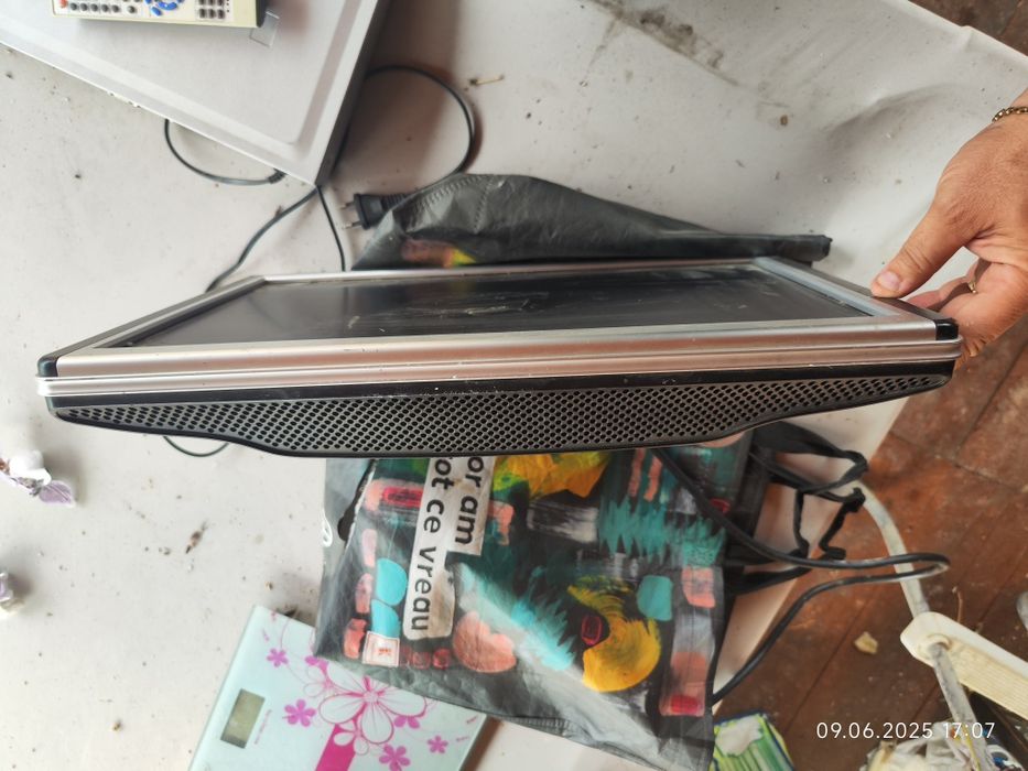 Desktopuri ,monitoare ,tastaturi, mouse-uri..