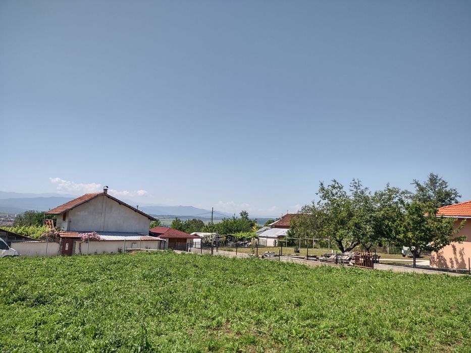 Продавам два Парцела на Крушевска Баир