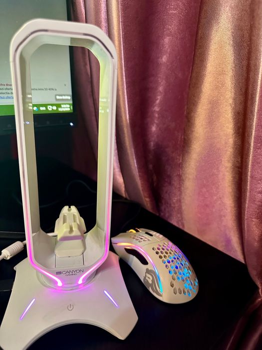 Pc gaming complet (mouse+tastatura+ monitor+suport casti)