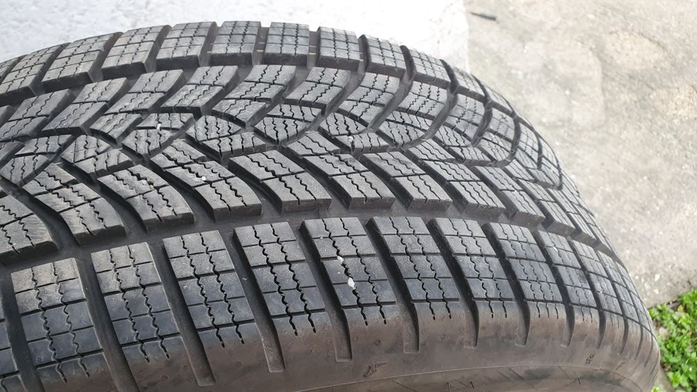 Roti iarna  GoodYear Ultragrip Performance +  225/50 r18 99v  DOT 2822
