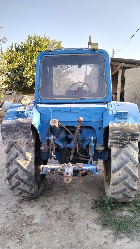 Traktor MTZ 80 Belaris