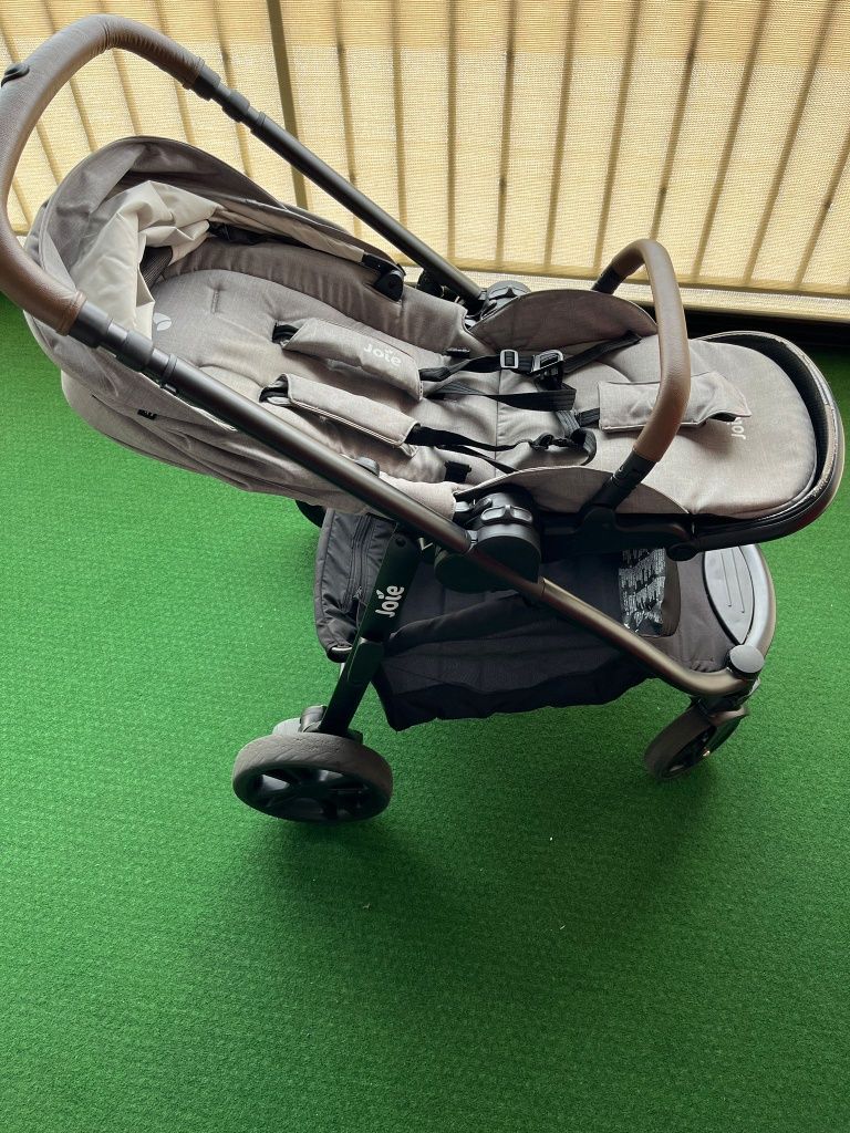 Carucior sport Joie Versatrax E + sac de iarna pentru carucior