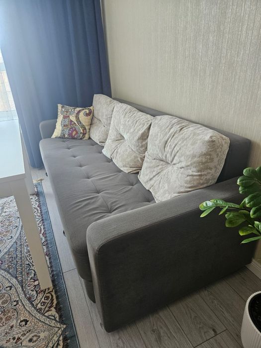 ДИВАН (непродавленный) в прекрасном состоянии