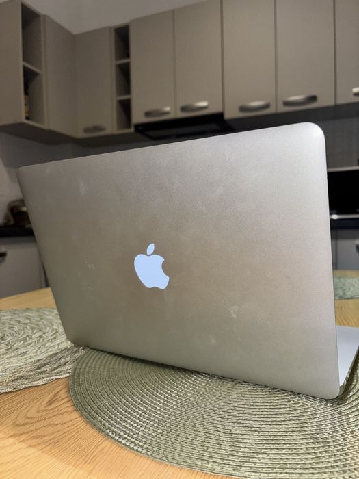 Vand laptop Mcbook air 2017