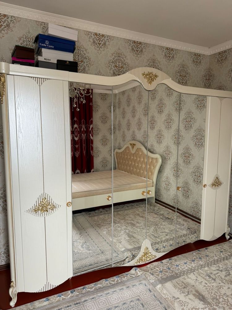 Спальная гарнитура с тумбочками и шкафом