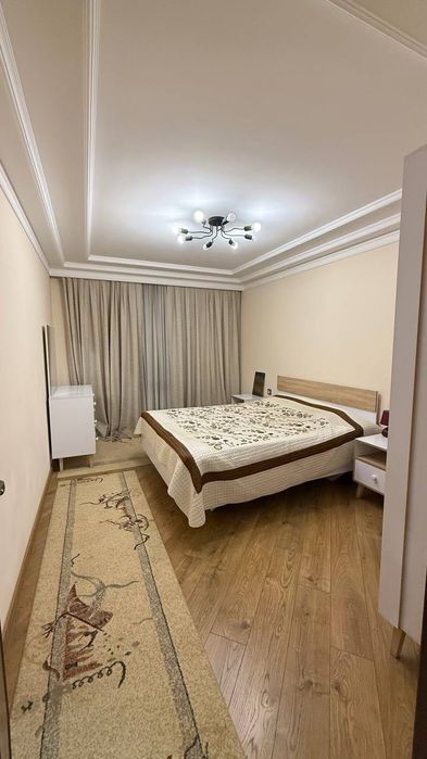 Сдам 3х квартиру на втором этаже кирпичного дома ( ЦУМ) на долгий срок