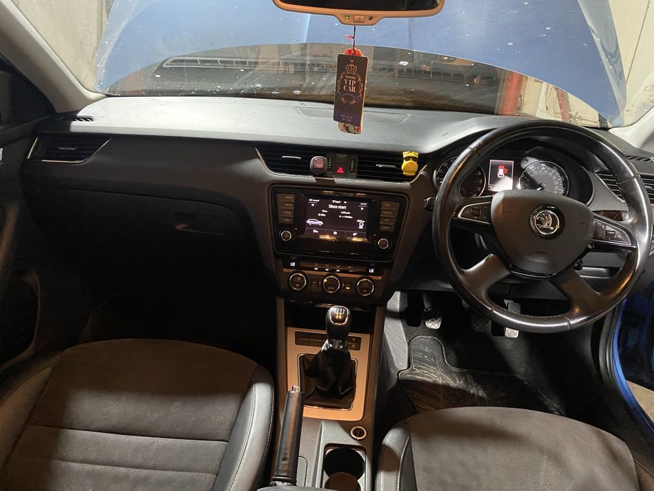 Dezmembrez skoda octavia 3