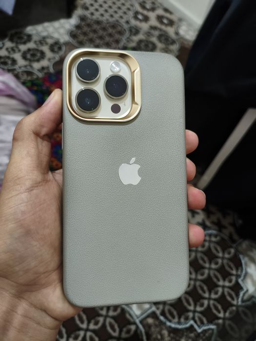 Iphone 14 pro max gold